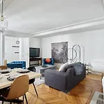 Sublime Appartement Champs Elysees