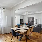 Sublime Appartement Champs Elysees
