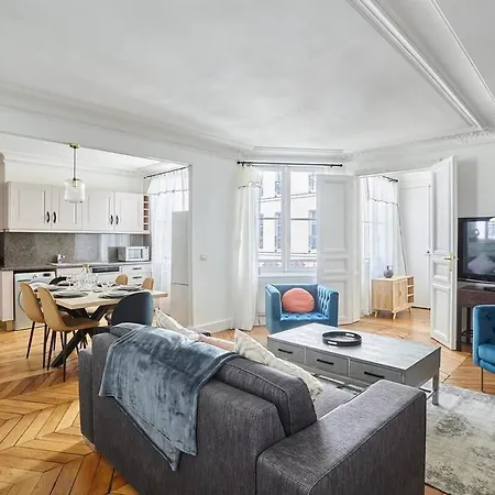 Apartment Sublime Champs Elysees Paris